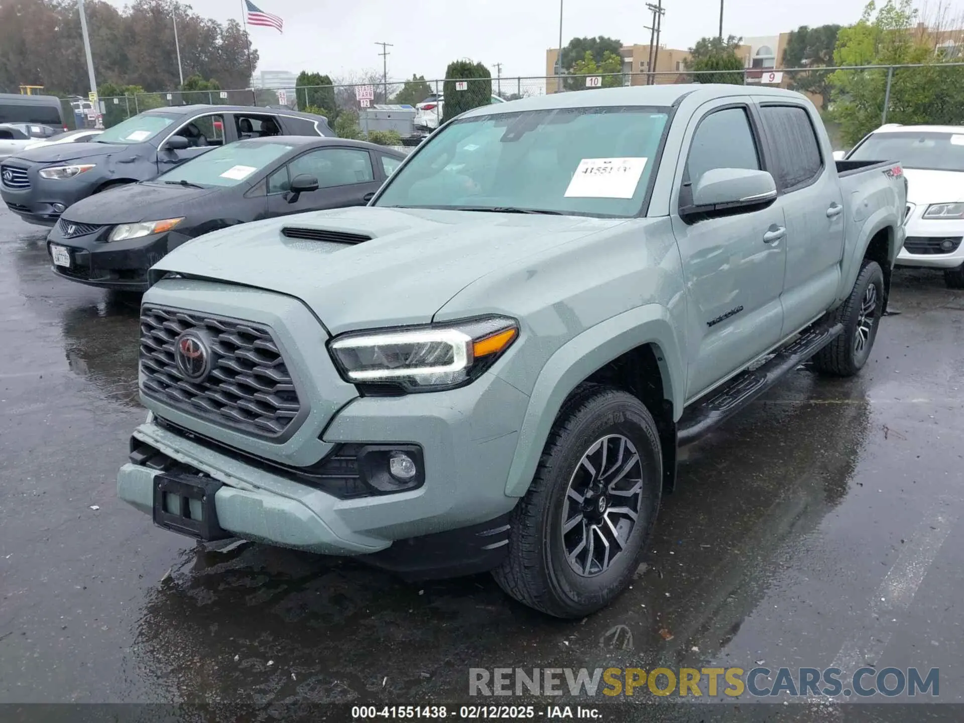 2 Photograph of a damaged car 3TYCZ5AN0NT091323 TOYOTA TACOMA 2022