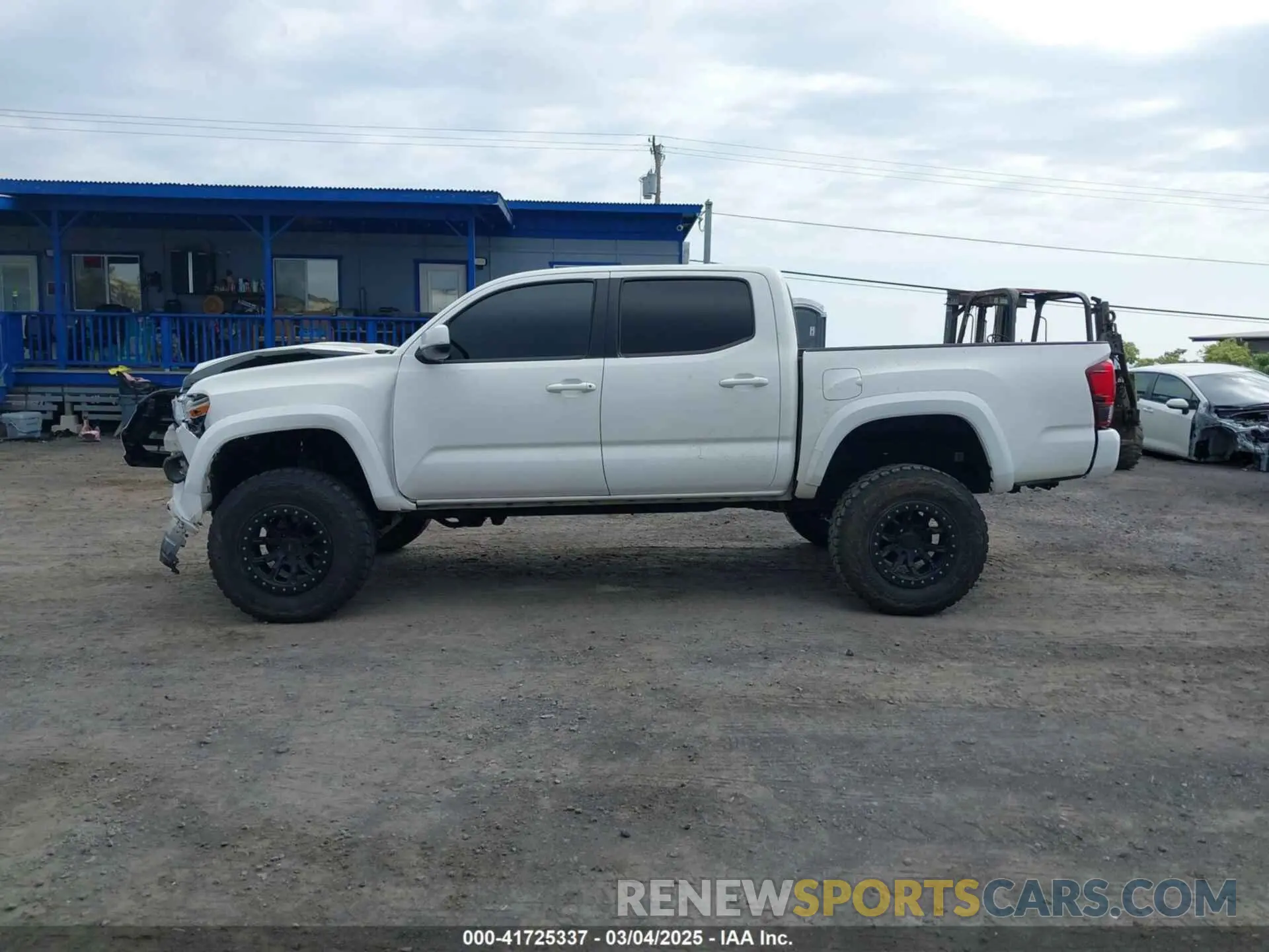 14 Photograph of a damaged car 3TYCZ5AN1NT054152 TOYOTA TACOMA 2022