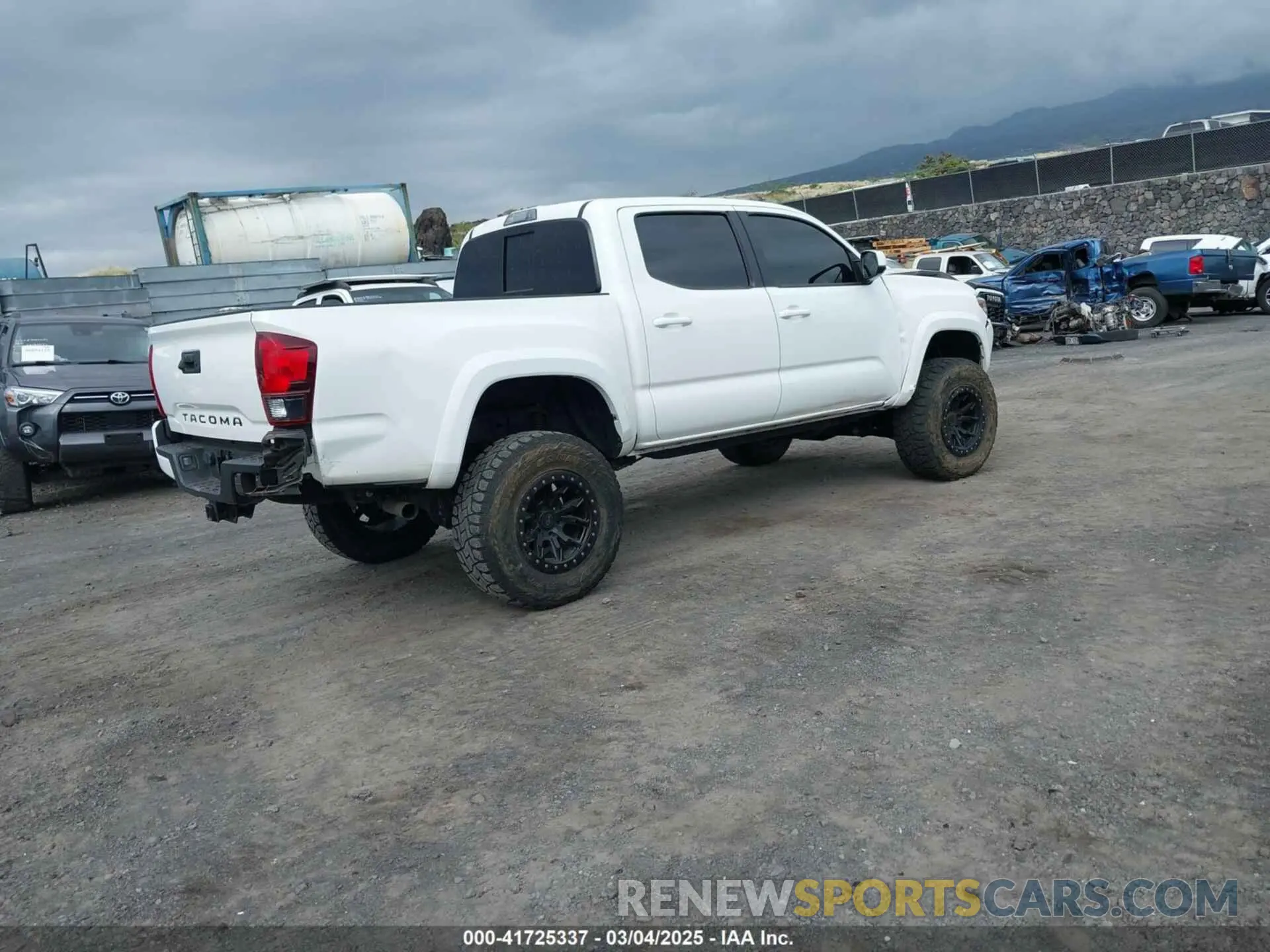 4 Photograph of a damaged car 3TYCZ5AN1NT054152 TOYOTA TACOMA 2022