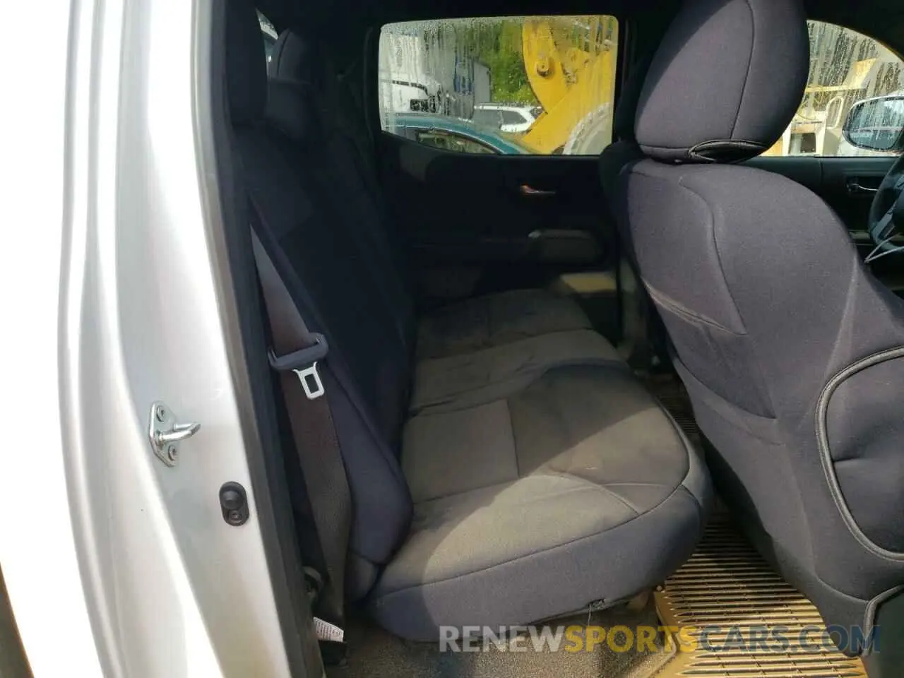 6 Photograph of a damaged car 3TYCZ5AN1NT056421 TOYOTA TACOMA 2022