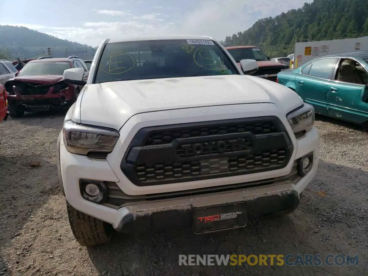 9 Photograph of a damaged car 3TYCZ5AN1NT056421 TOYOTA TACOMA 2022