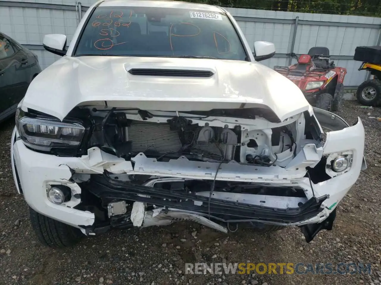 9 Photograph of a damaged car 3TYCZ5AN3NT056677 TOYOTA TACOMA 2022