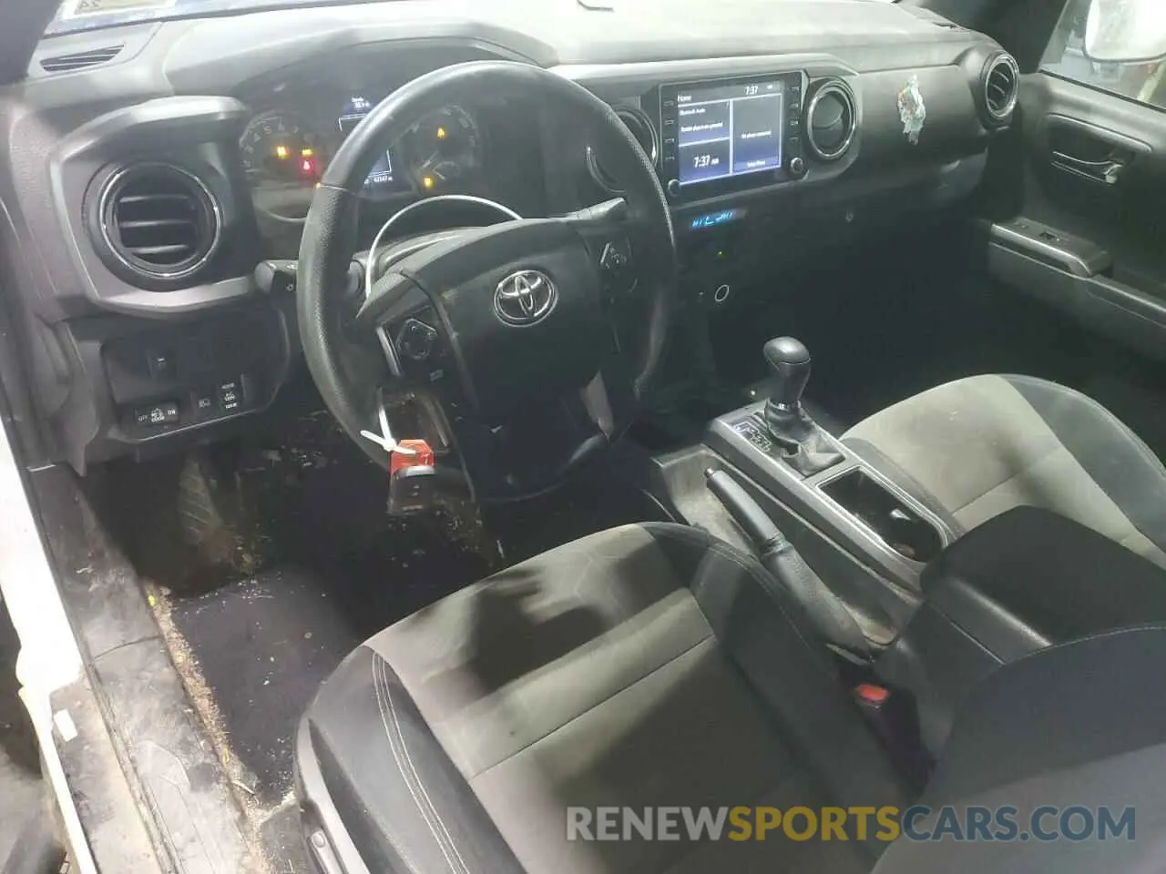 8 Photograph of a damaged car 3TYCZ5AN3NT069736 TOYOTA TACOMA 2022