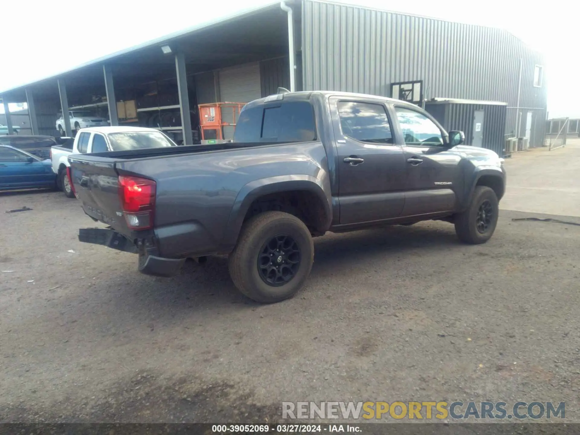4 Photograph of a damaged car 3TYCZ5AN5NT060486 TOYOTA TACOMA 2022