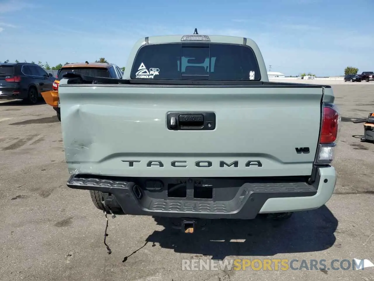 6 Photograph of a damaged car 3TYCZ5AN5NT101232 TOYOTA TACOMA 2022