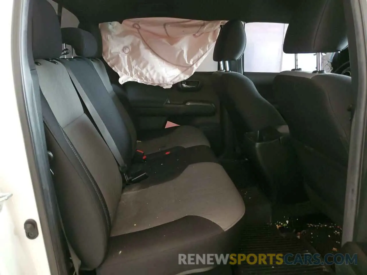 10 Photograph of a damaged car 3TYCZ5AN6NT085803 TOYOTA TACOMA 2022