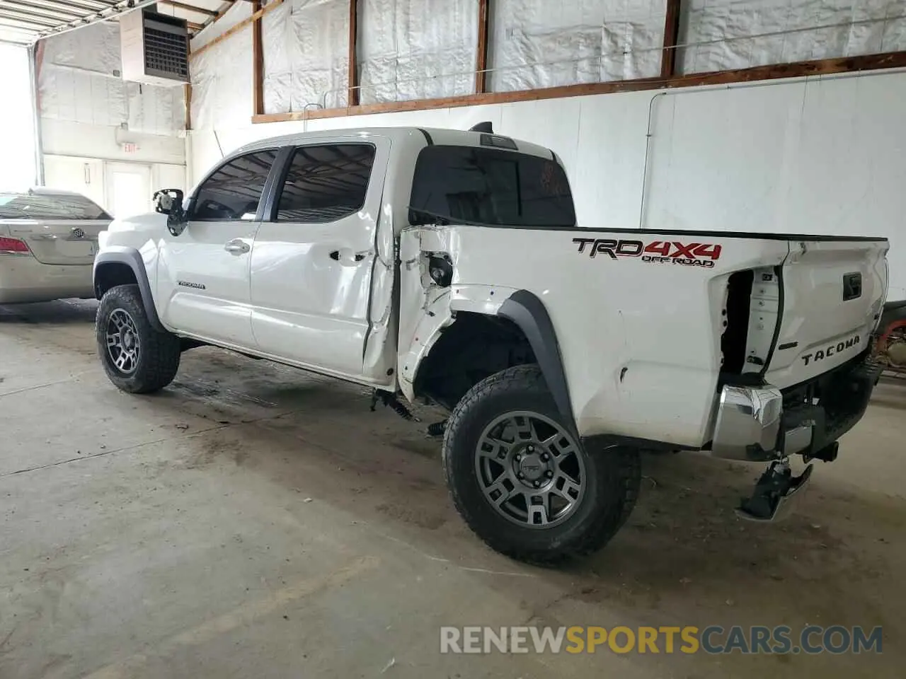 2 Photograph of a damaged car 3TYCZ5AN6NT085803 TOYOTA TACOMA 2022