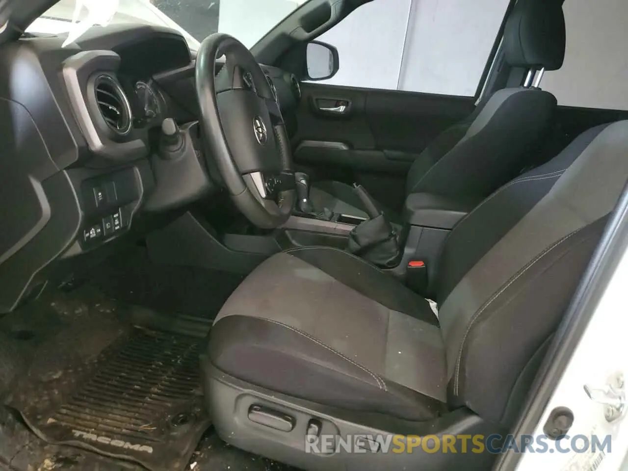 7 Photograph of a damaged car 3TYCZ5AN6NT085803 TOYOTA TACOMA 2022