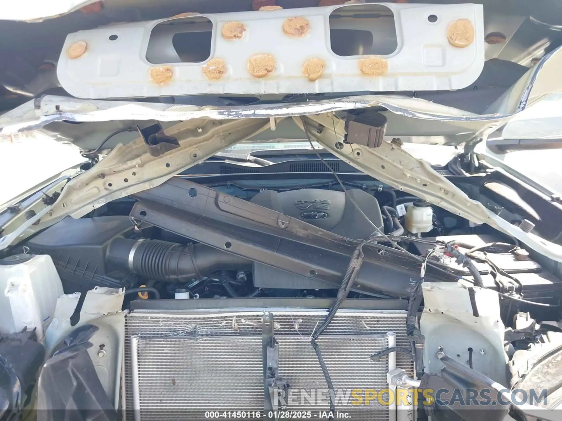10 Photograph of a damaged car 3TYCZ5AN6NT103877 TOYOTA TACOMA 2022