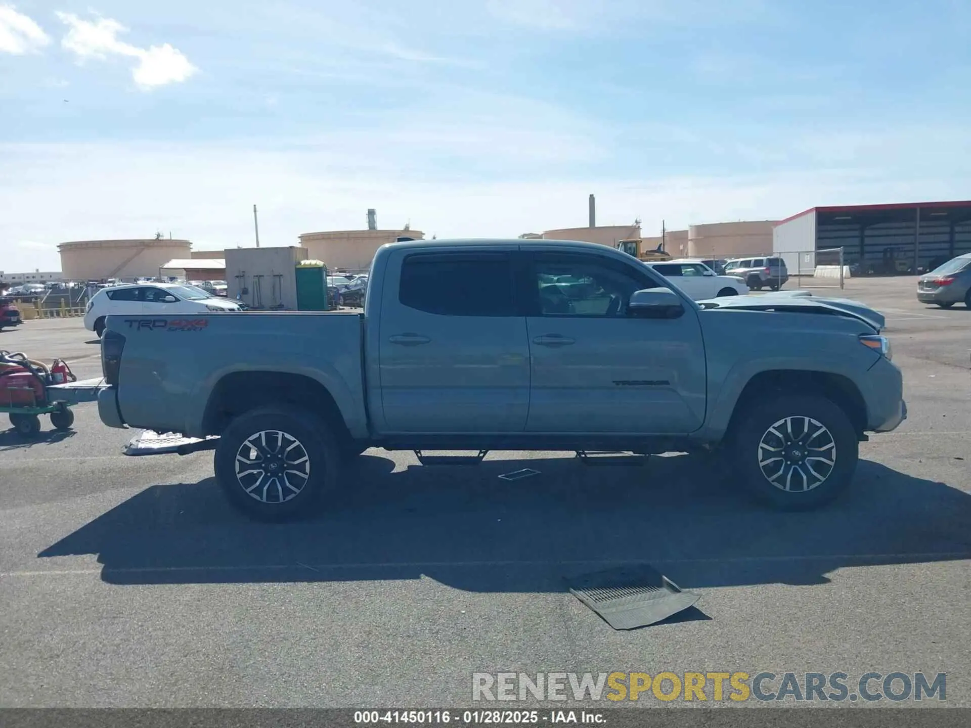14 Photograph of a damaged car 3TYCZ5AN6NT103877 TOYOTA TACOMA 2022