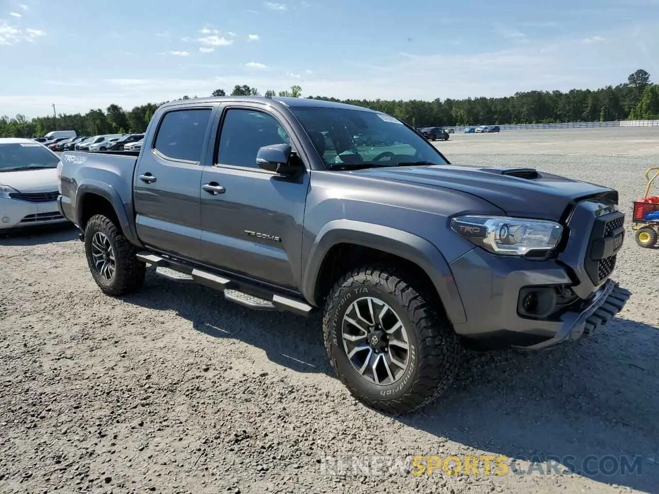 4 Photograph of a damaged car 3TYCZ5AN8NT076536 TOYOTA TACOMA 2022