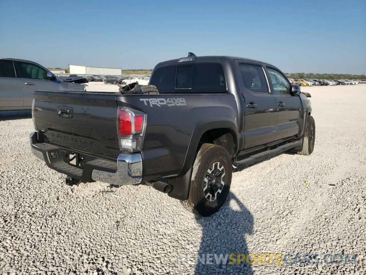 4 Photograph of a damaged car 3TYCZ5ANXNT096609 TOYOTA TACOMA 2022
