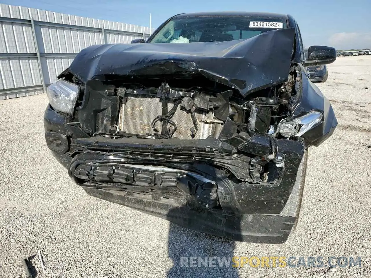 9 Photograph of a damaged car 3TYCZ5ANXNT098571 TOYOTA TACOMA 2022