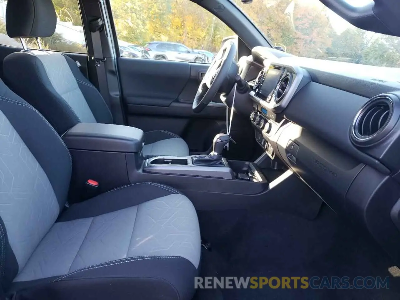 5 Photograph of a damaged car 3TYCZ5ANXNT098988 TOYOTA TACOMA 2022