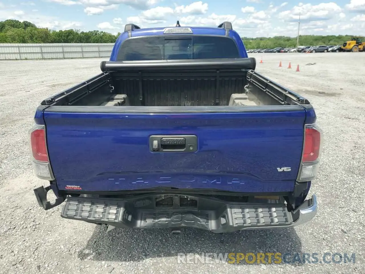 6 Photograph of a damaged car 3TYCZ5ANXNT103817 TOYOTA TACOMA 2022