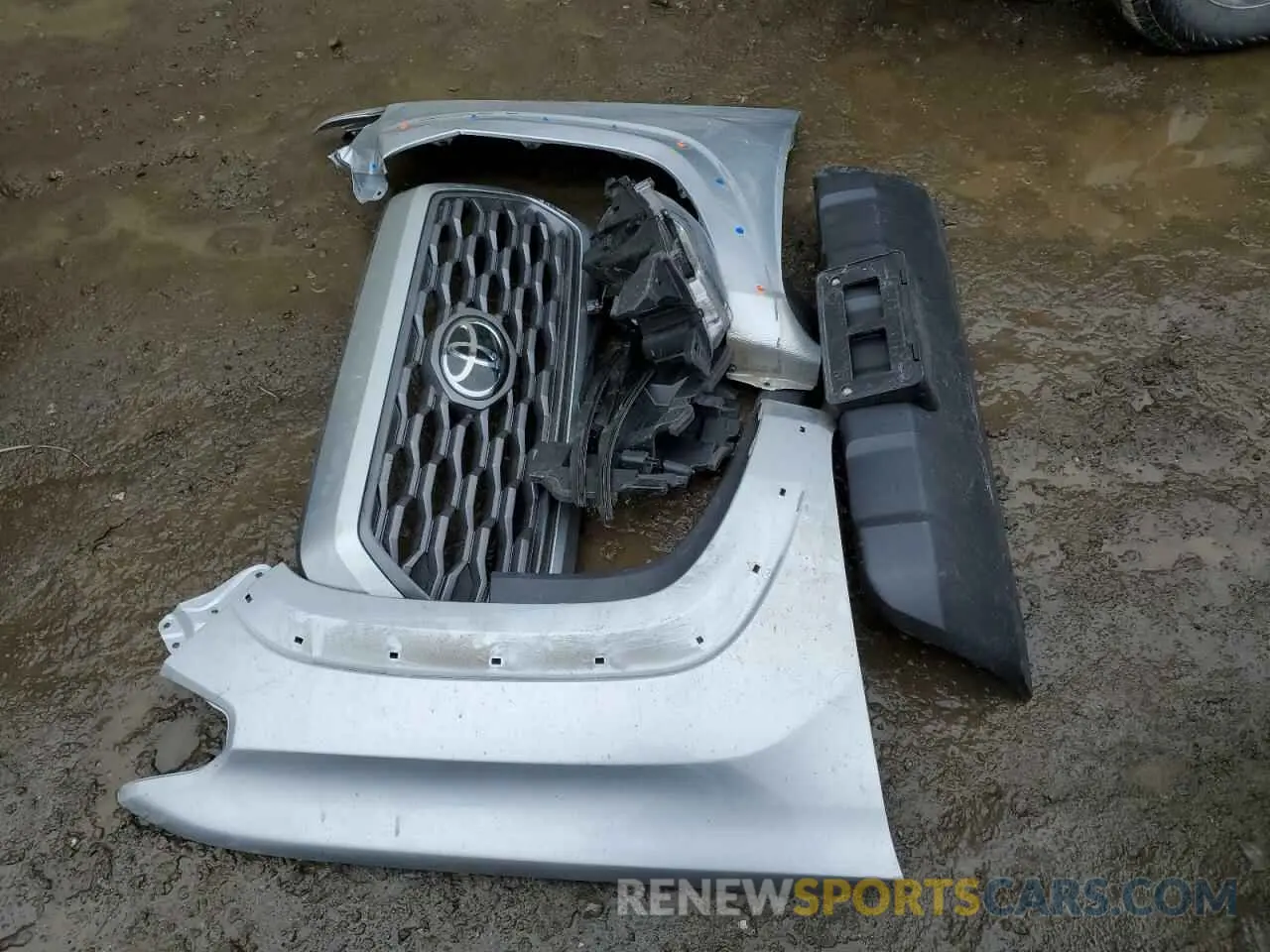 12 Photograph of a damaged car 3TYDZ5BNXNT017295 TOYOTA TACOMA 2022