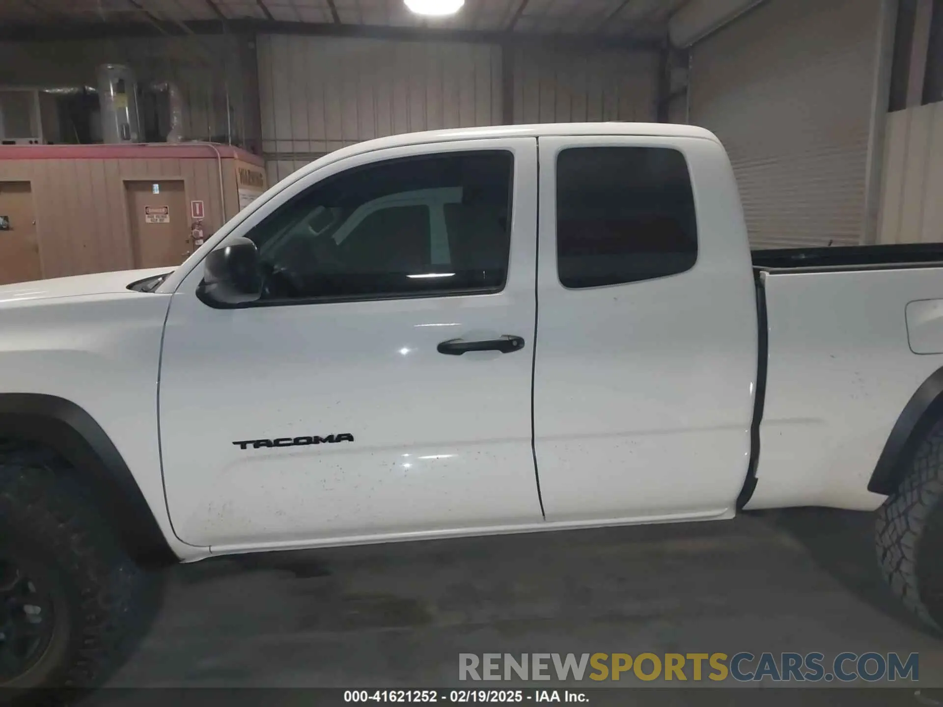 15 Photograph of a damaged car 3TYRX5GN0NT065070 TOYOTA TACOMA 2022
