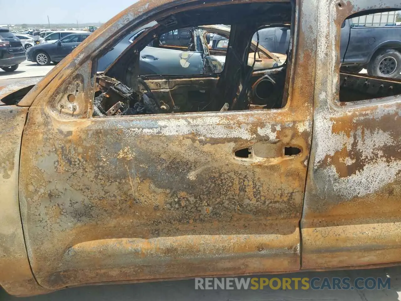 7 Photograph of a damaged car 3TYRX5GN7NT041493 TOYOTA TACOMA 2022