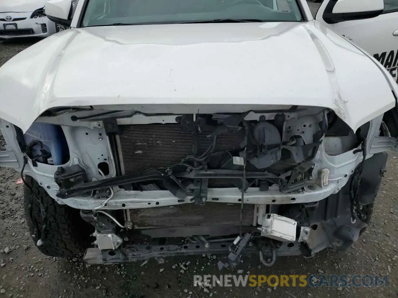 11 Photograph of a damaged car 3TYRX5GN9NT041754 TOYOTA TACOMA 2022