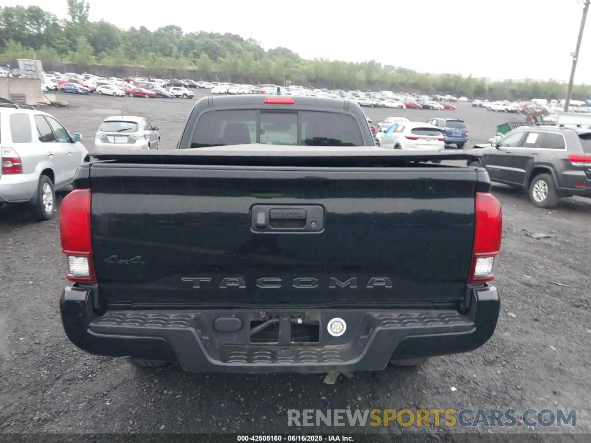 16 Photograph of a damaged car 3TYSX5EN3NT010973 TOYOTA TACOMA 2022