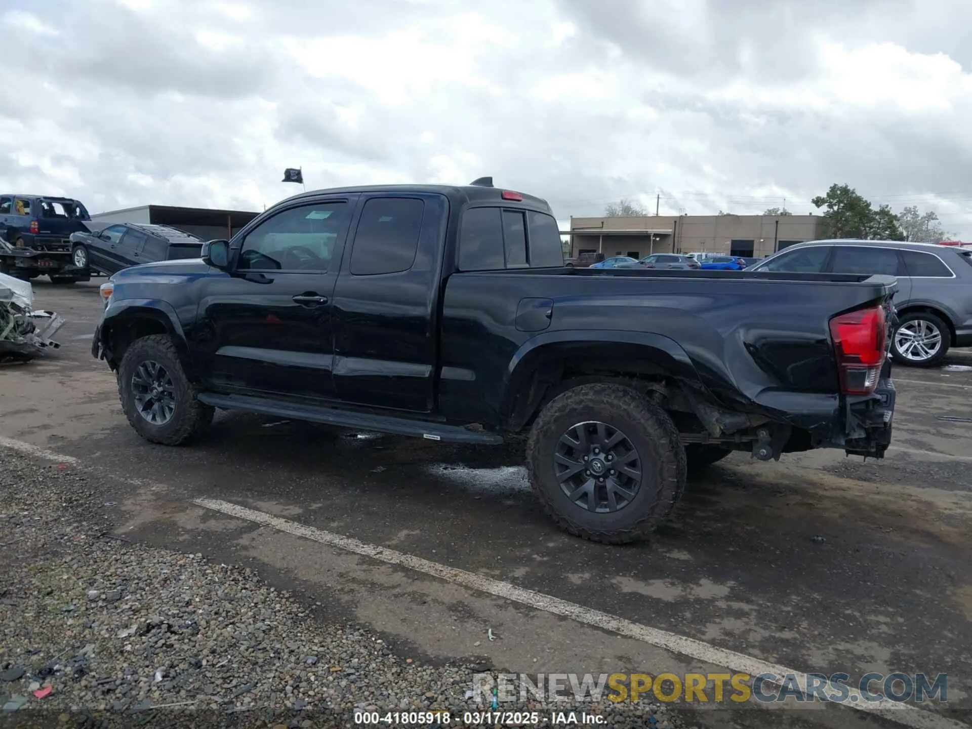 14 Photograph of a damaged car 3TYSZ5AN4NT081146 TOYOTA TACOMA 2022