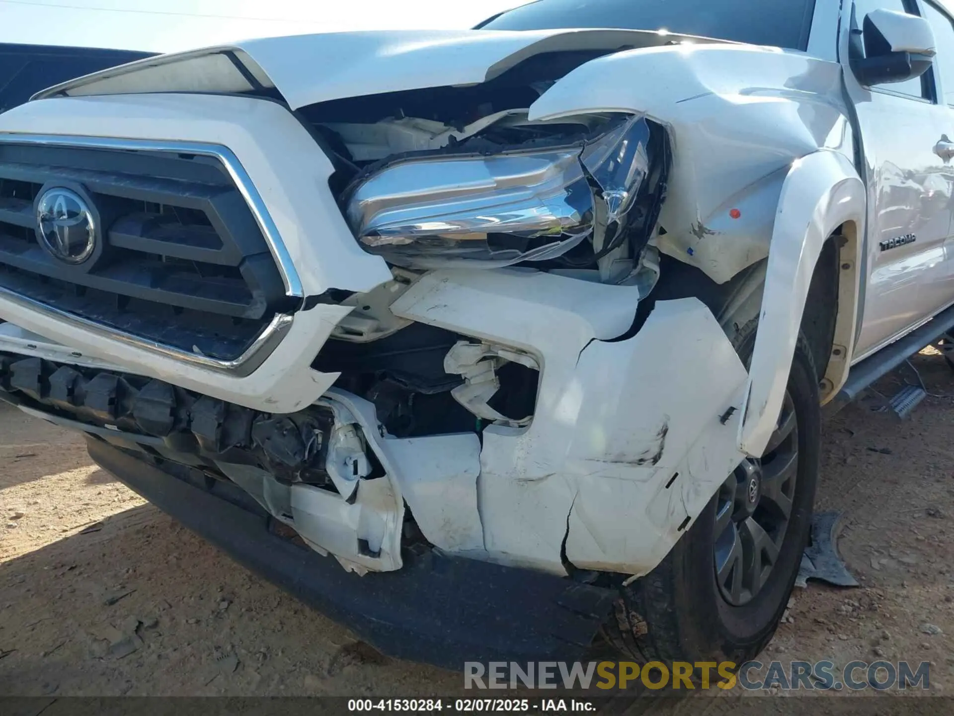 18 Photograph of a damaged car 3TMAZ5CN0PM214752 TOYOTA TACOMA 2023