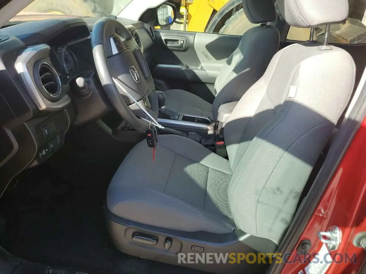 7 Фотография поврежденного автомобиля 3TMAZ5CN1PM206837 TOYOTA TACOMA 2023