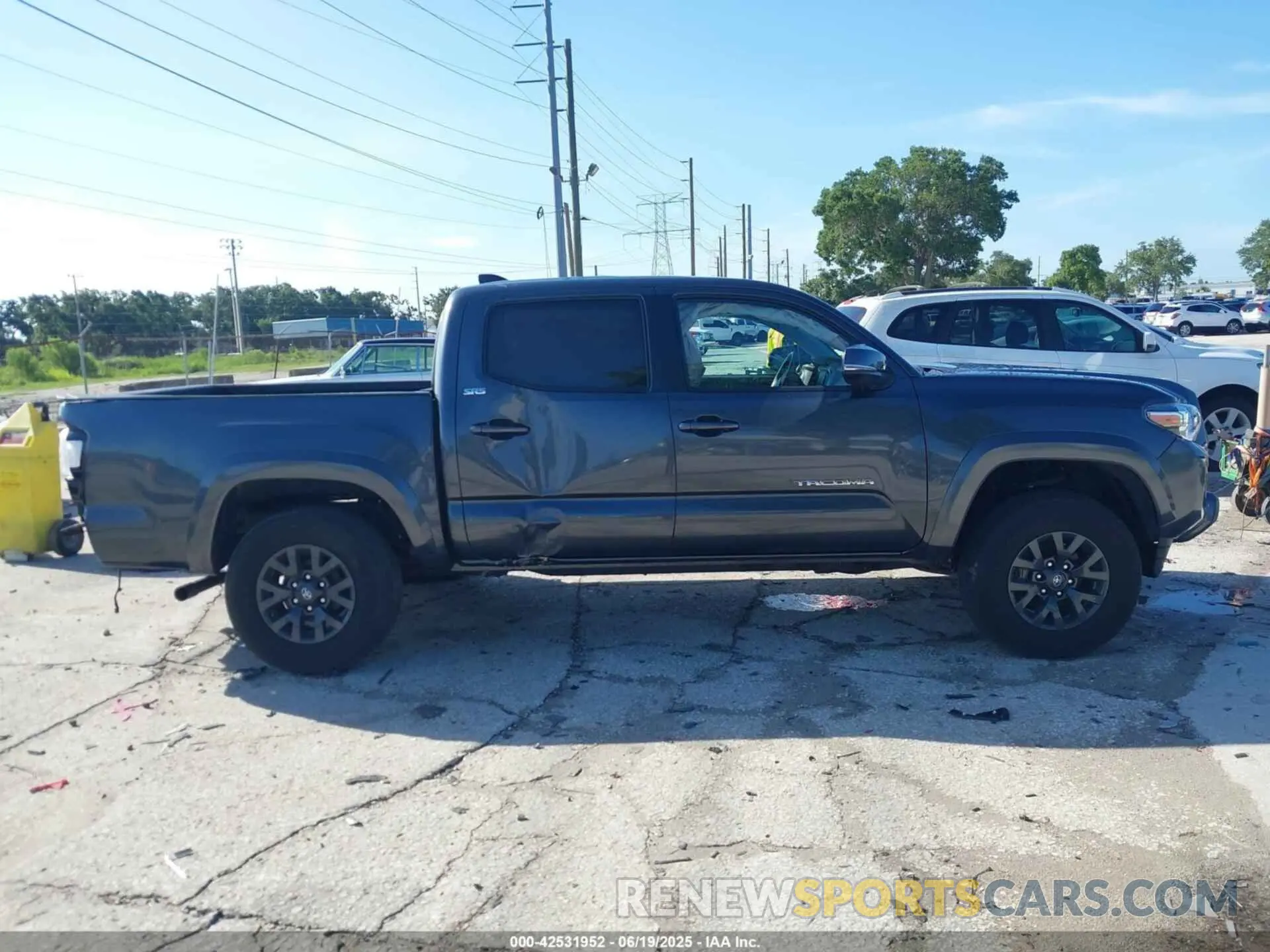 13 Photograph of a damaged car 3TMAZ5CN1PM213299 TOYOTA TACOMA 2023