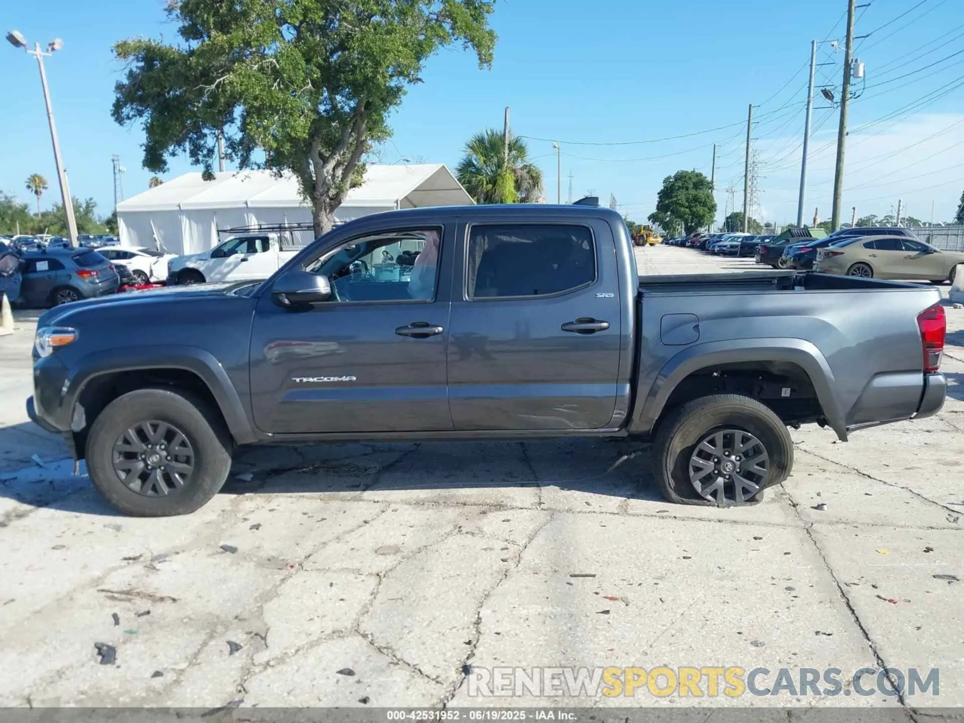 14 Photograph of a damaged car 3TMAZ5CN1PM213299 TOYOTA TACOMA 2023