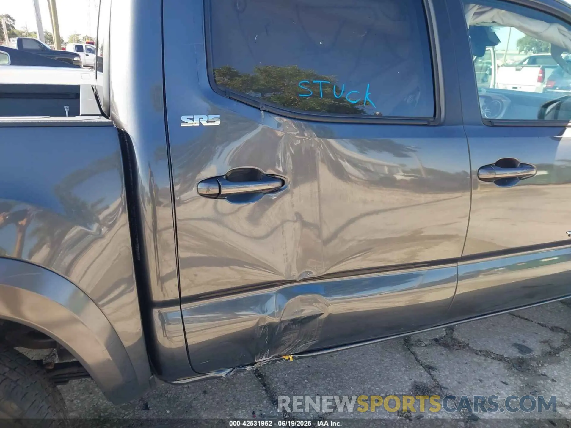 6 Photograph of a damaged car 3TMAZ5CN1PM213299 TOYOTA TACOMA 2023
