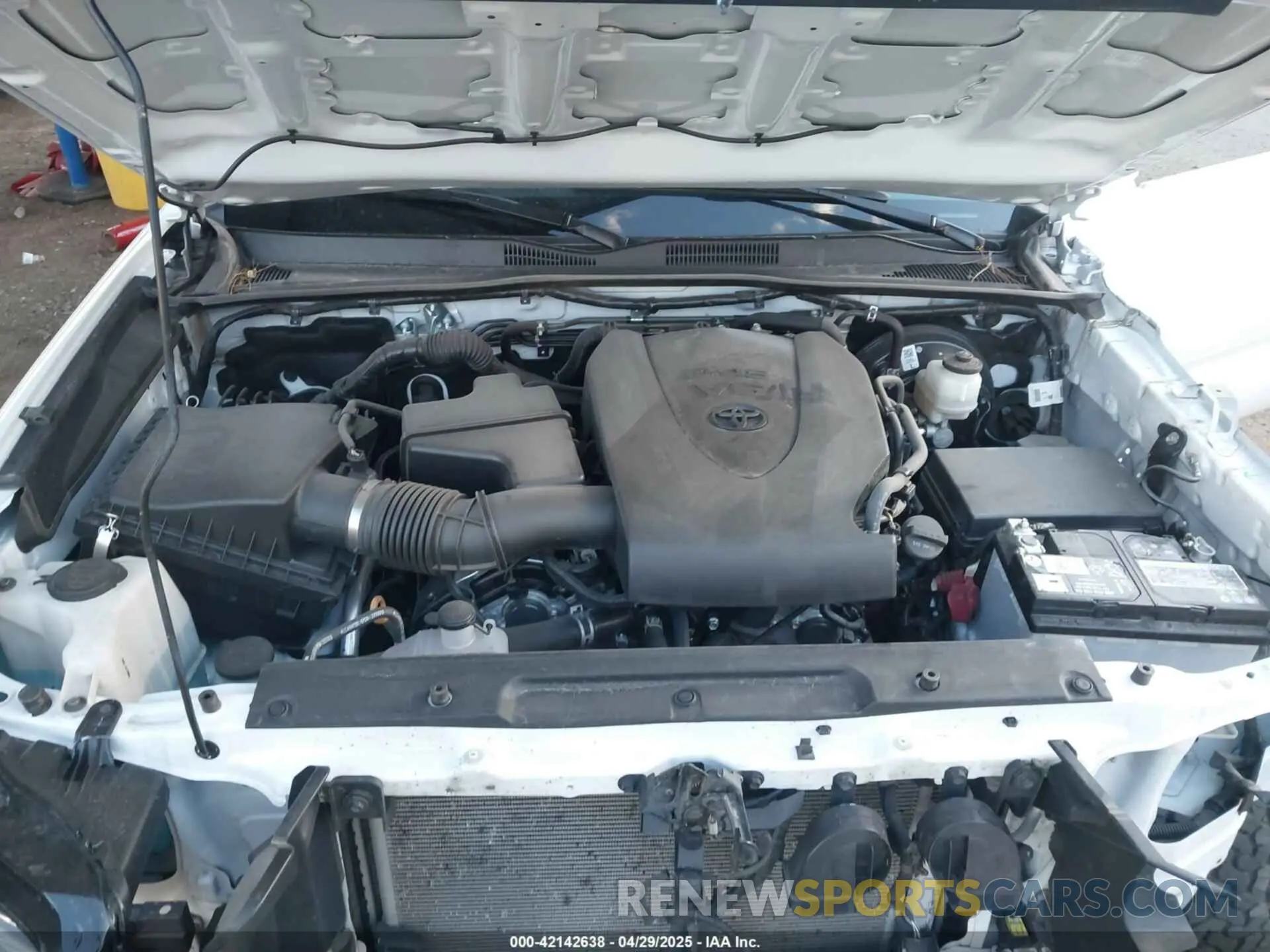 10 Photograph of a damaged car 3TMAZ5CN2PM201937 TOYOTA TACOMA 2023