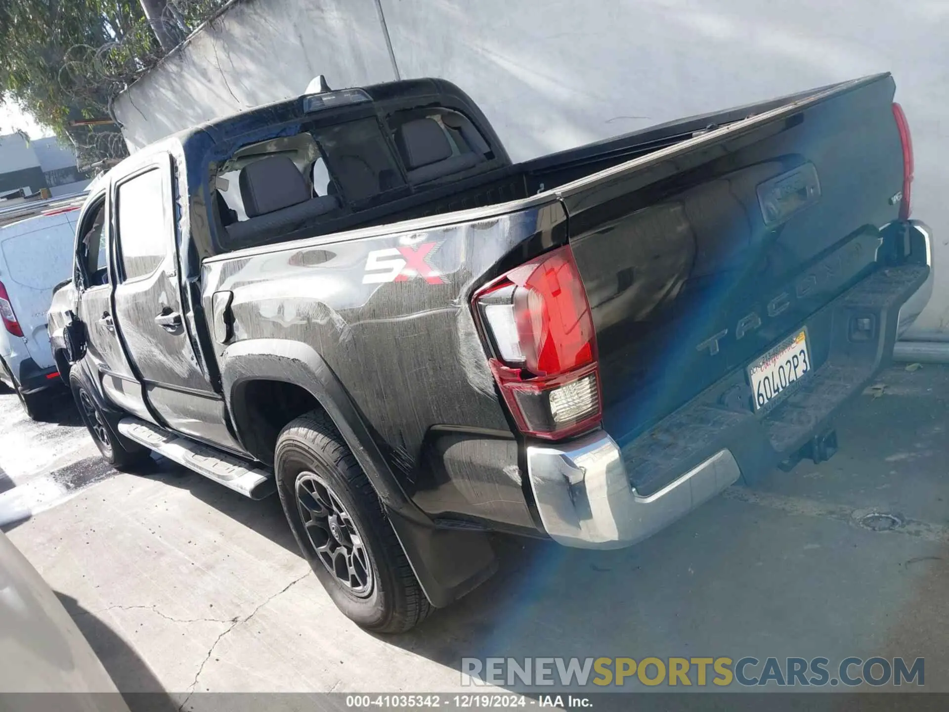 3 Фотография поврежденного автомобиля 3TMAZ5CN3PM196389 TOYOTA TACOMA 2023