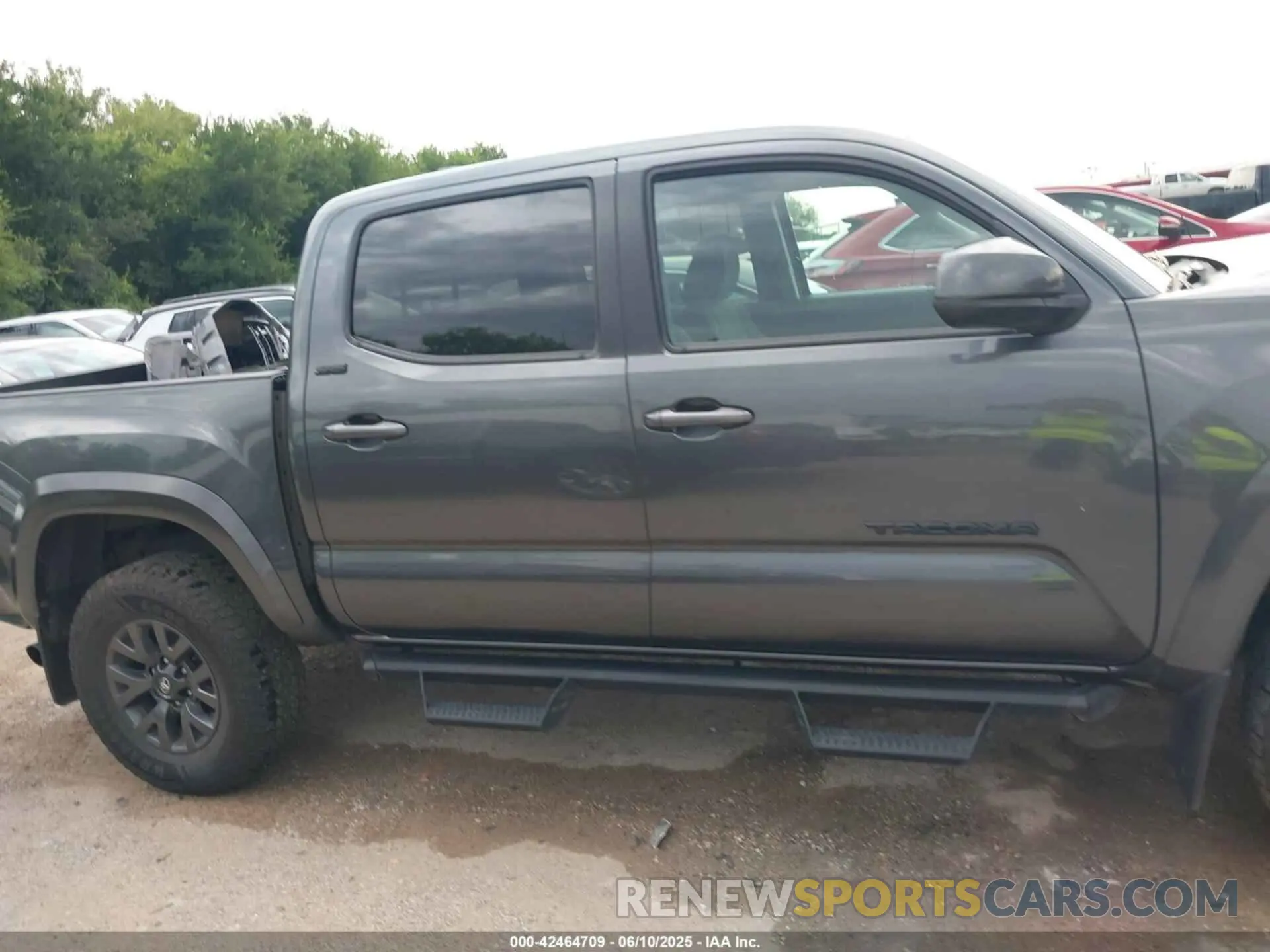 13 Photograph of a damaged car 3TMAZ5CN3PM201025 TOYOTA TACOMA 2023