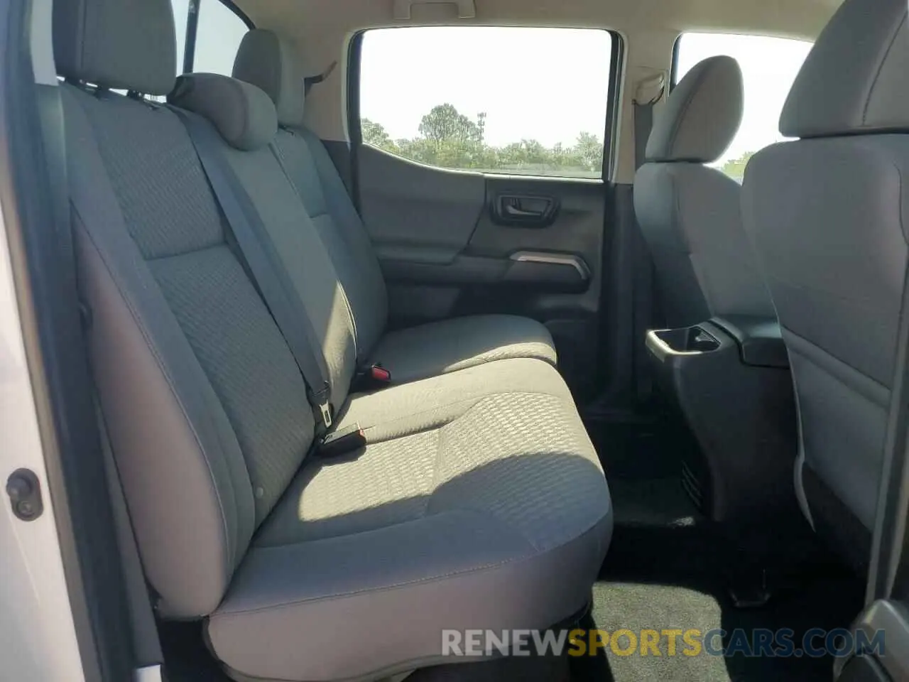 10 Фотография поврежденного автомобиля 3TMAZ5CN3PM212056 TOYOTA TACOMA 2023