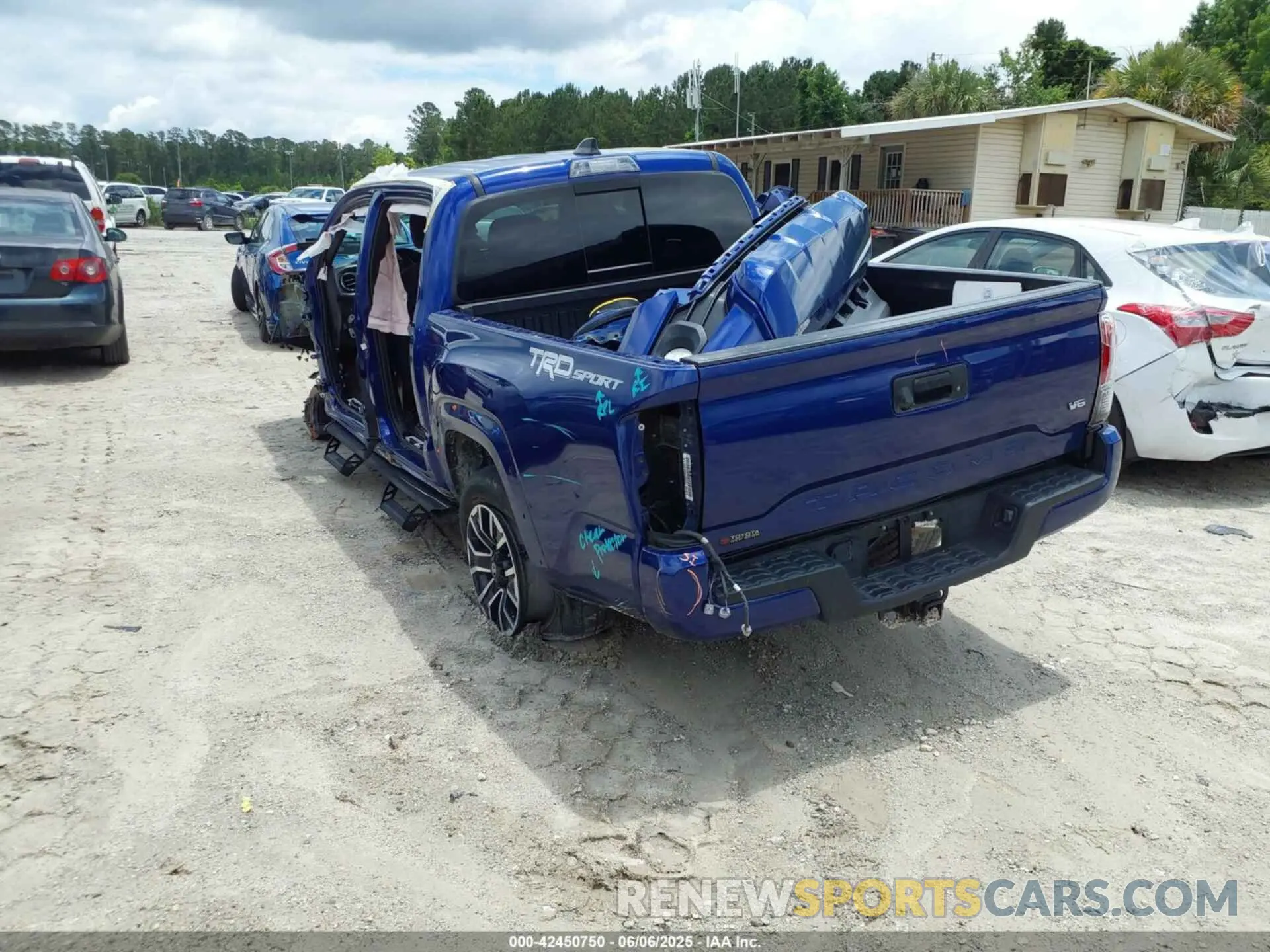 3 Photograph of a damaged car 3TMAZ5CN8PM204969 TOYOTA TACOMA 2023