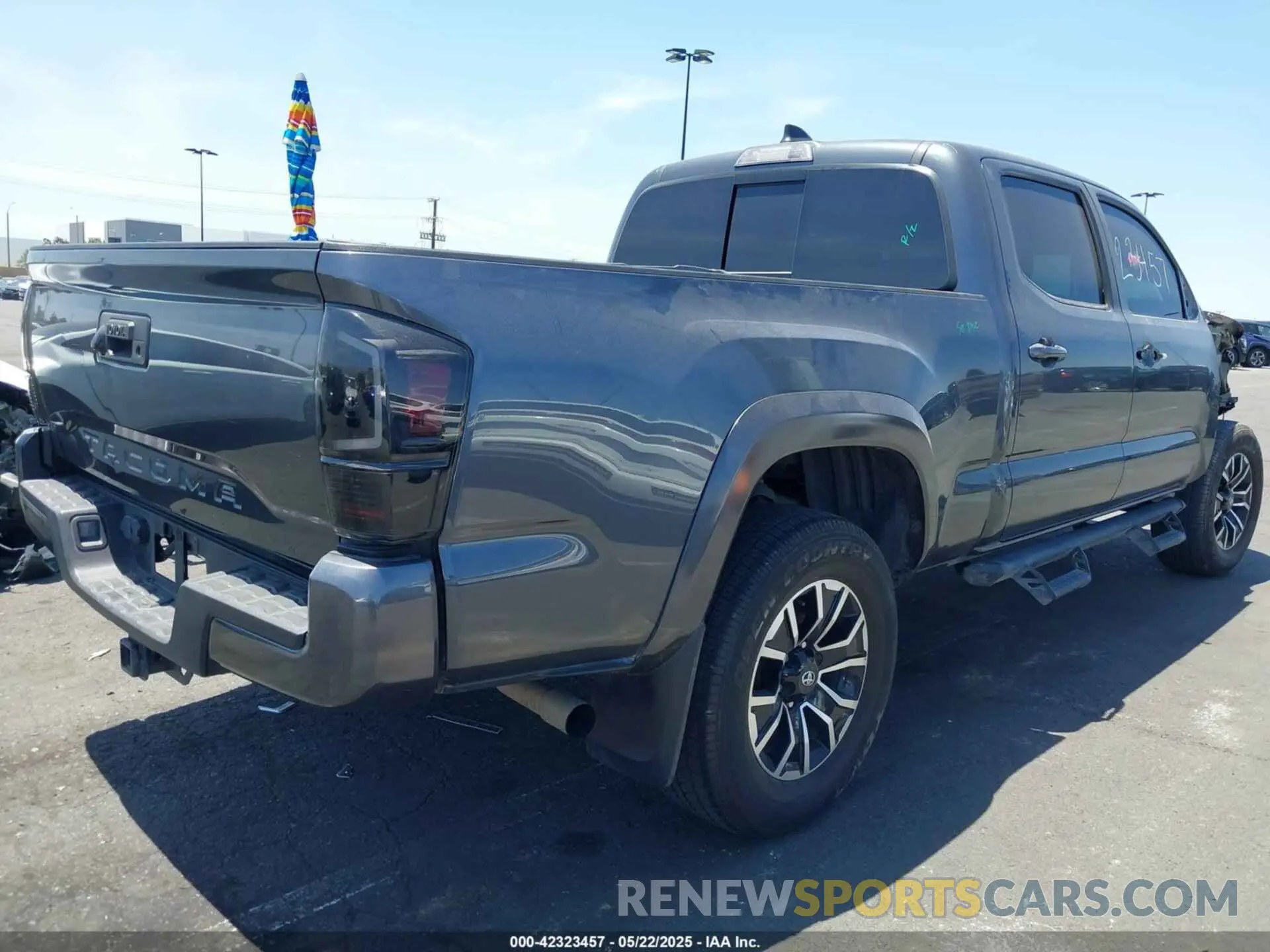 4 Фотография поврежденного автомобиля 3TMBZ5DN6PM038566 TOYOTA TACOMA 2023