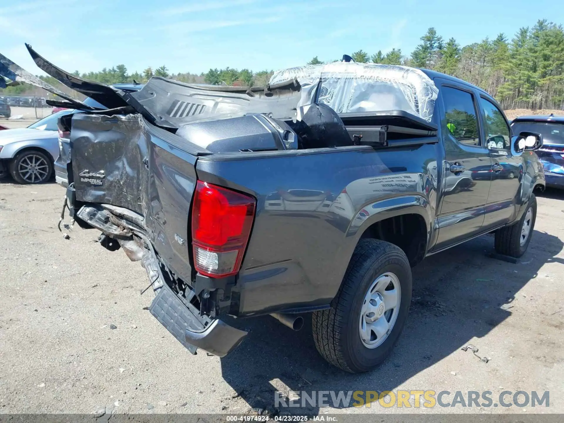 4 Фотография поврежденного автомобиля 3TMCZ5AN0PM614127 TOYOTA TACOMA 2023