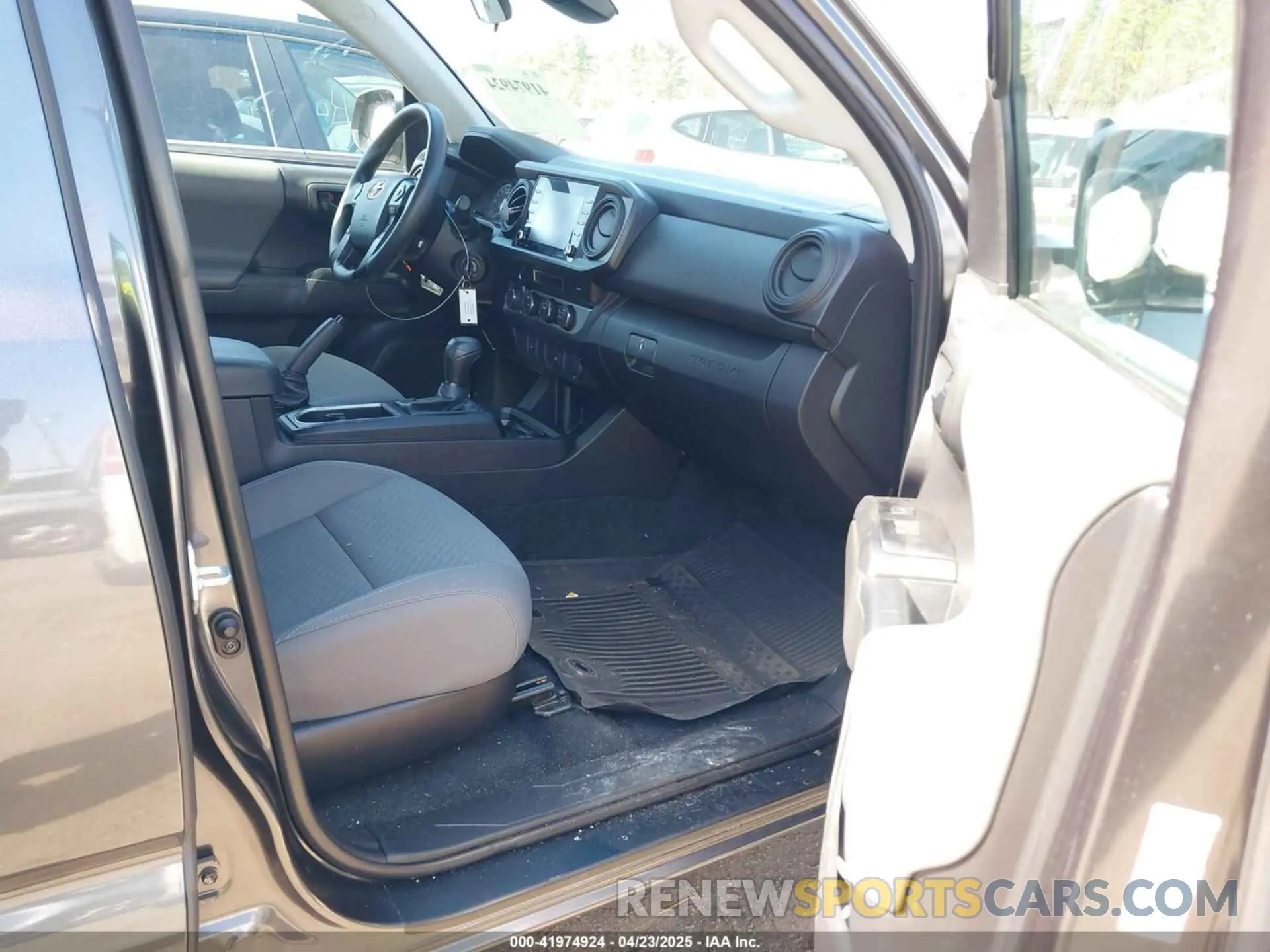 5 Фотография поврежденного автомобиля 3TMCZ5AN0PM614127 TOYOTA TACOMA 2023