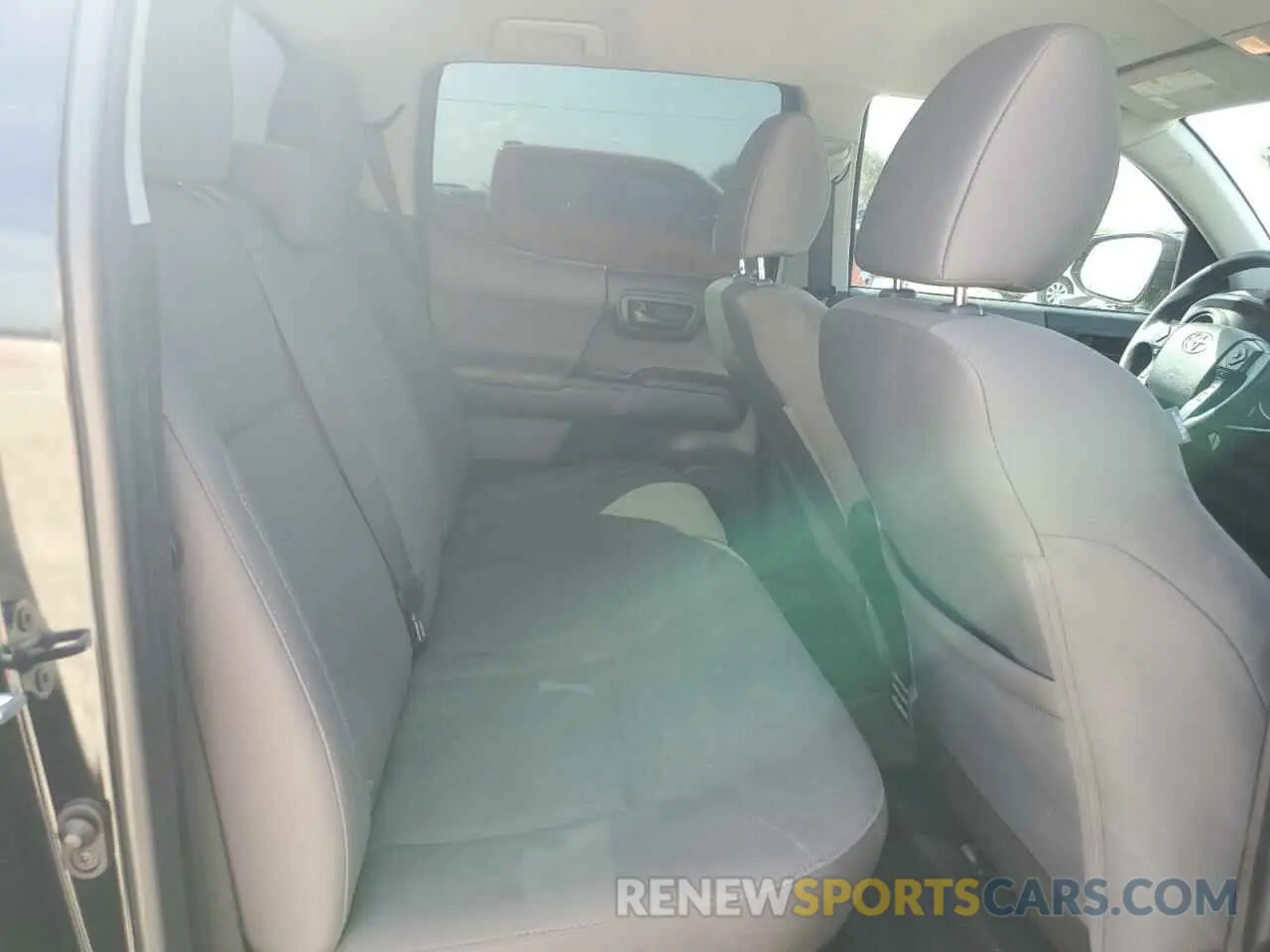 10 Фотография поврежденного автомобиля 3TMCZ5AN0PM635382 TOYOTA TACOMA 2023