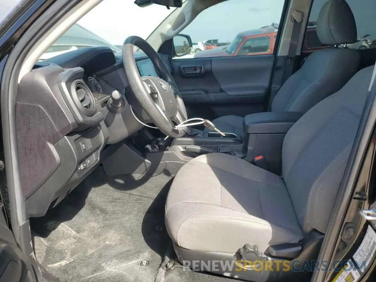 7 Фотография поврежденного автомобиля 3TMCZ5AN0PM635382 TOYOTA TACOMA 2023