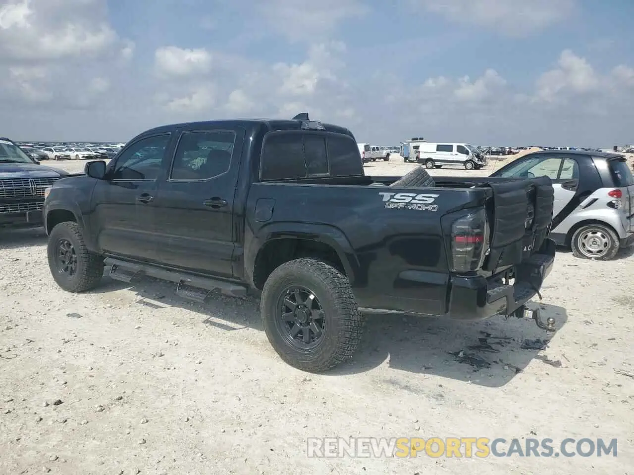 2 Фотография поврежденного автомобиля 3TMCZ5AN0PM636872 TOYOTA TACOMA 2023