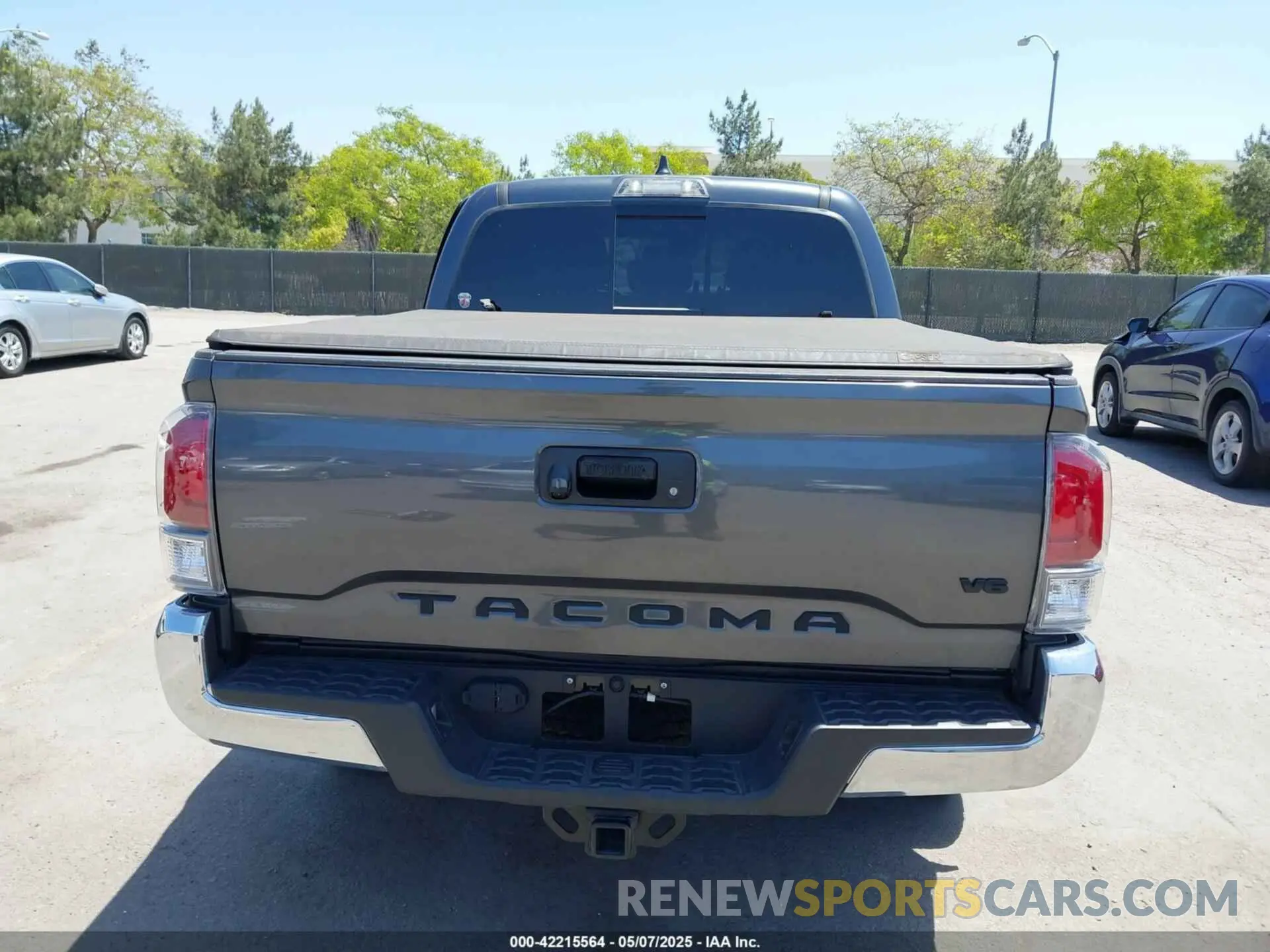 15 Photograph of a damaged car 3TMCZ5AN0PM637083 TOYOTA TACOMA 2023