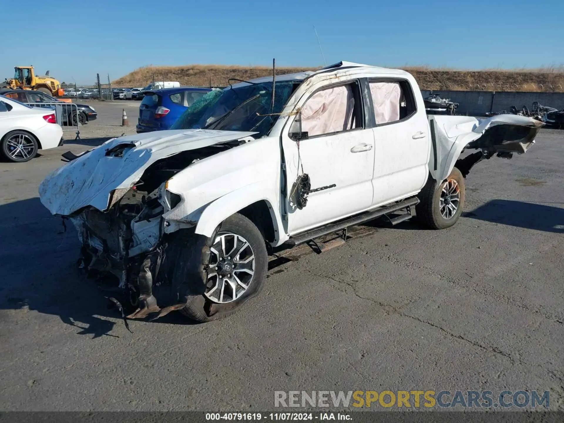 2 Фотография поврежденного автомобиля 3TMCZ5AN0PM646172 TOYOTA TACOMA 2023