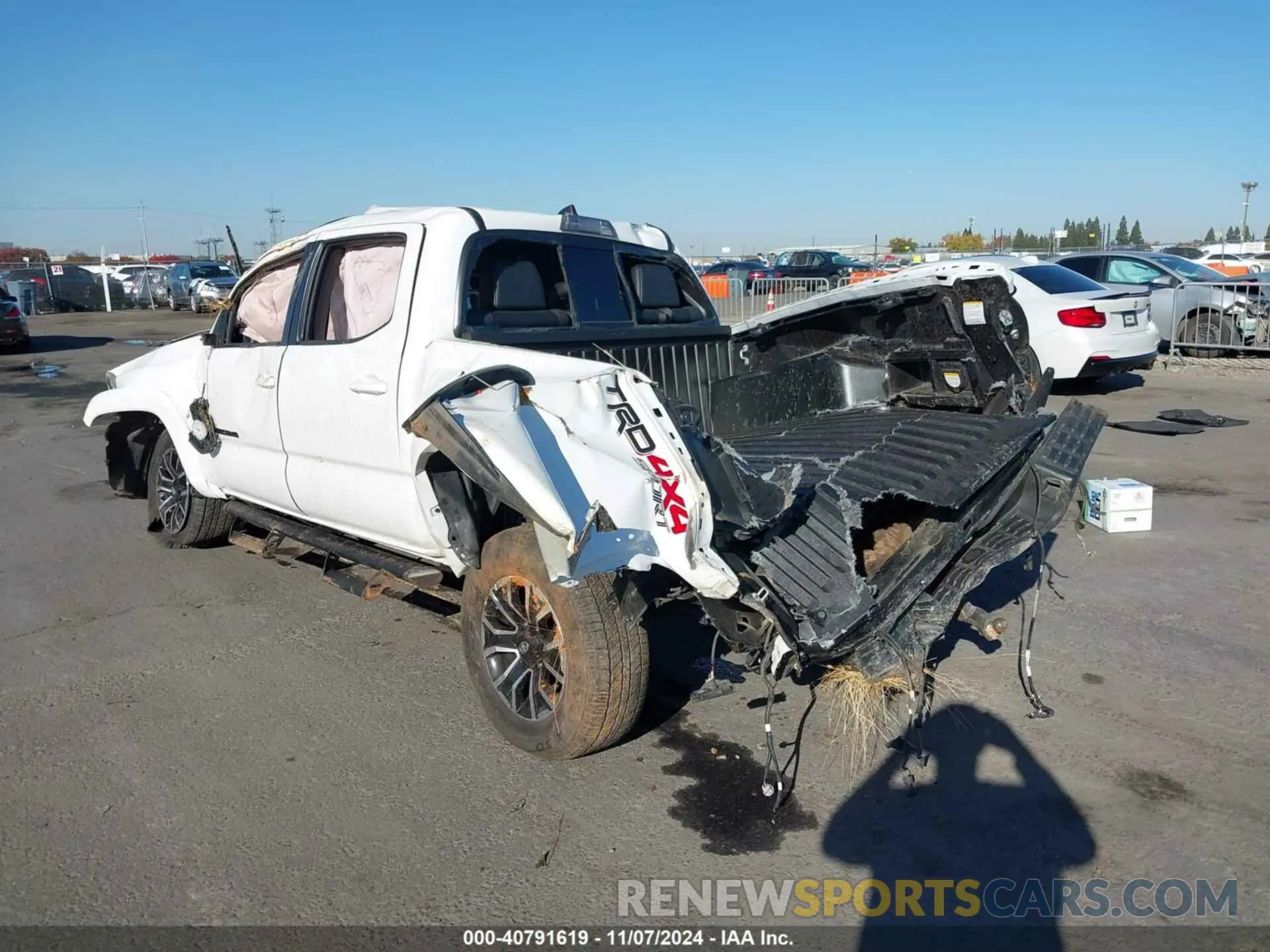 6 Фотография поврежденного автомобиля 3TMCZ5AN0PM646172 TOYOTA TACOMA 2023