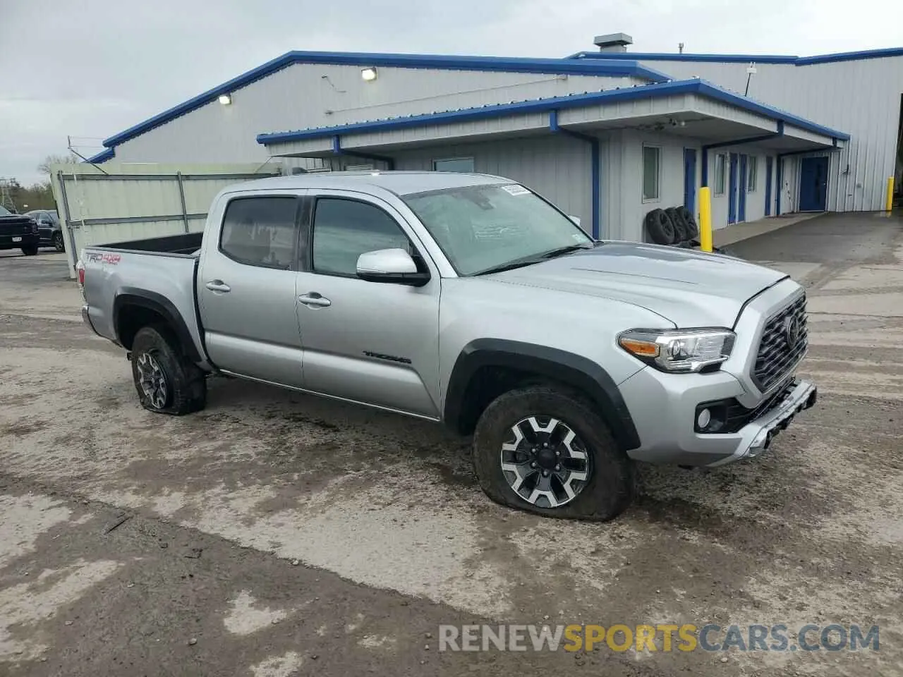 4 Фотография поврежденного автомобиля 3TMCZ5AN1PM558117 TOYOTA TACOMA 2023