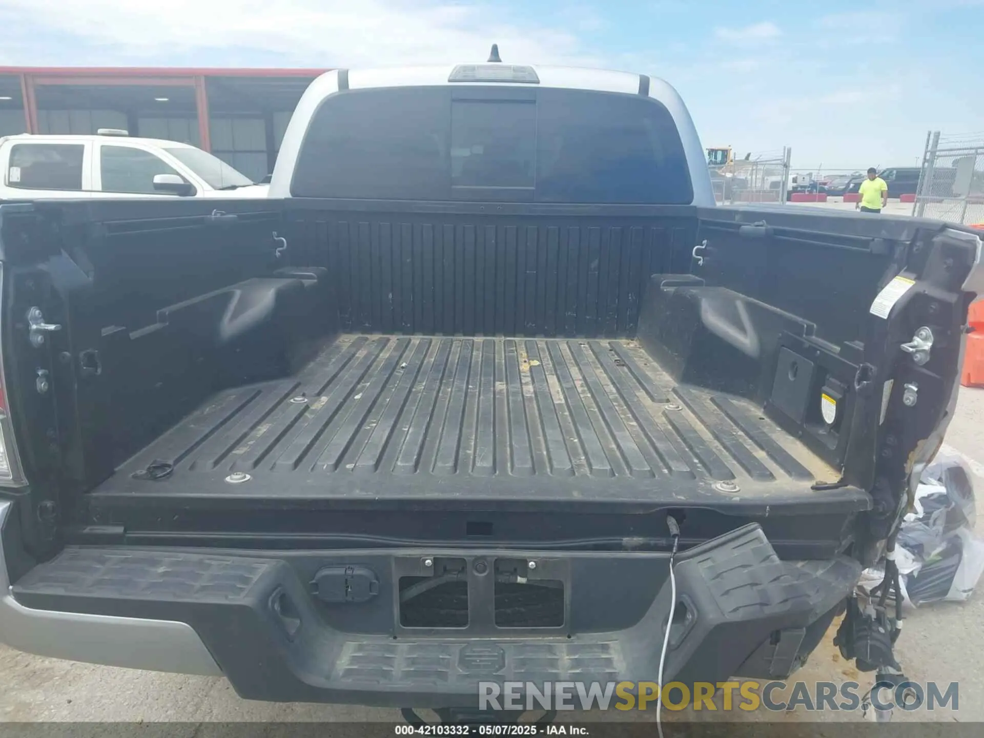 17 Фотография поврежденного автомобиля 3TMCZ5AN2PM553895 TOYOTA TACOMA 2023