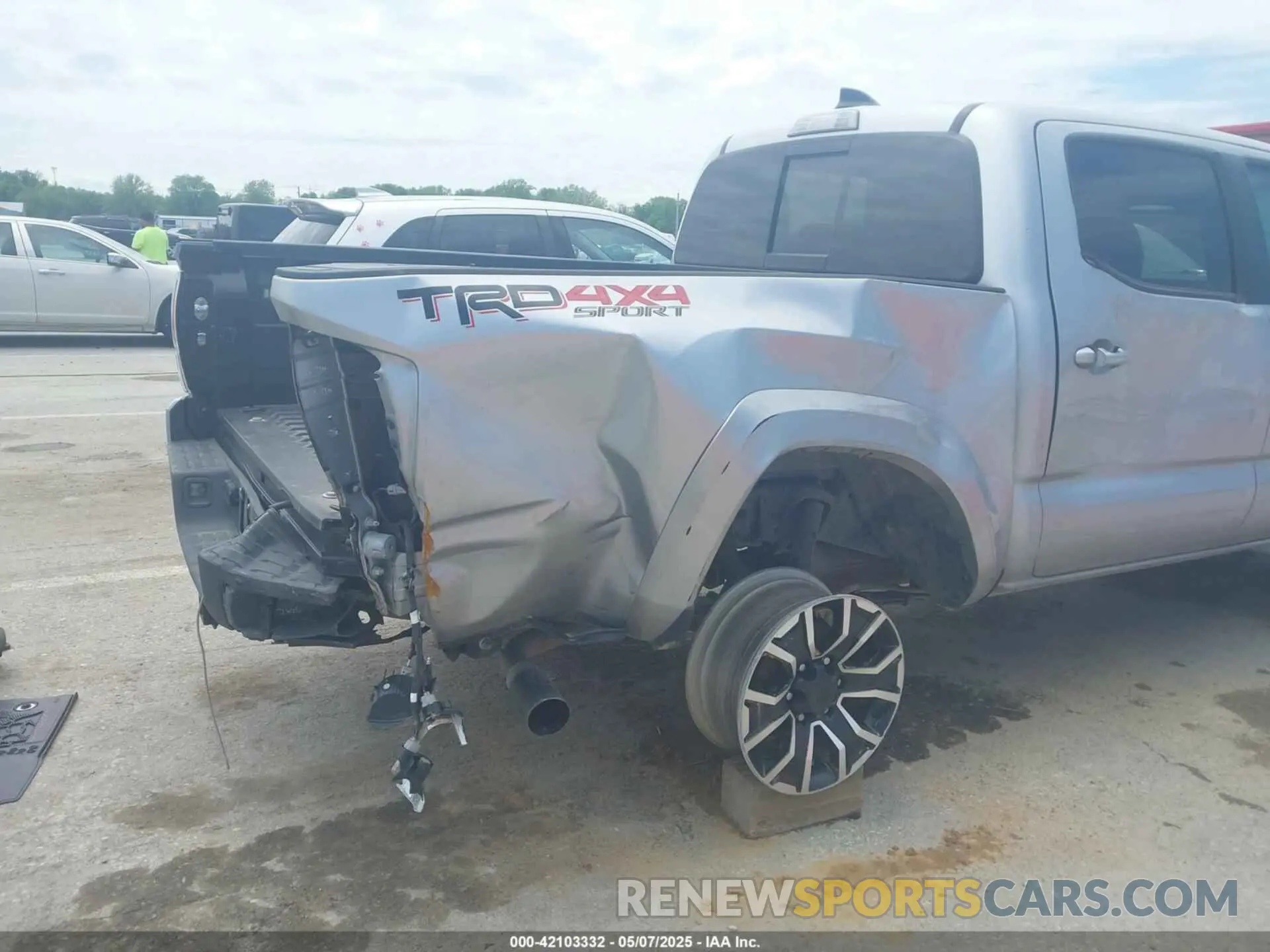 6 Фотография поврежденного автомобиля 3TMCZ5AN2PM553895 TOYOTA TACOMA 2023
