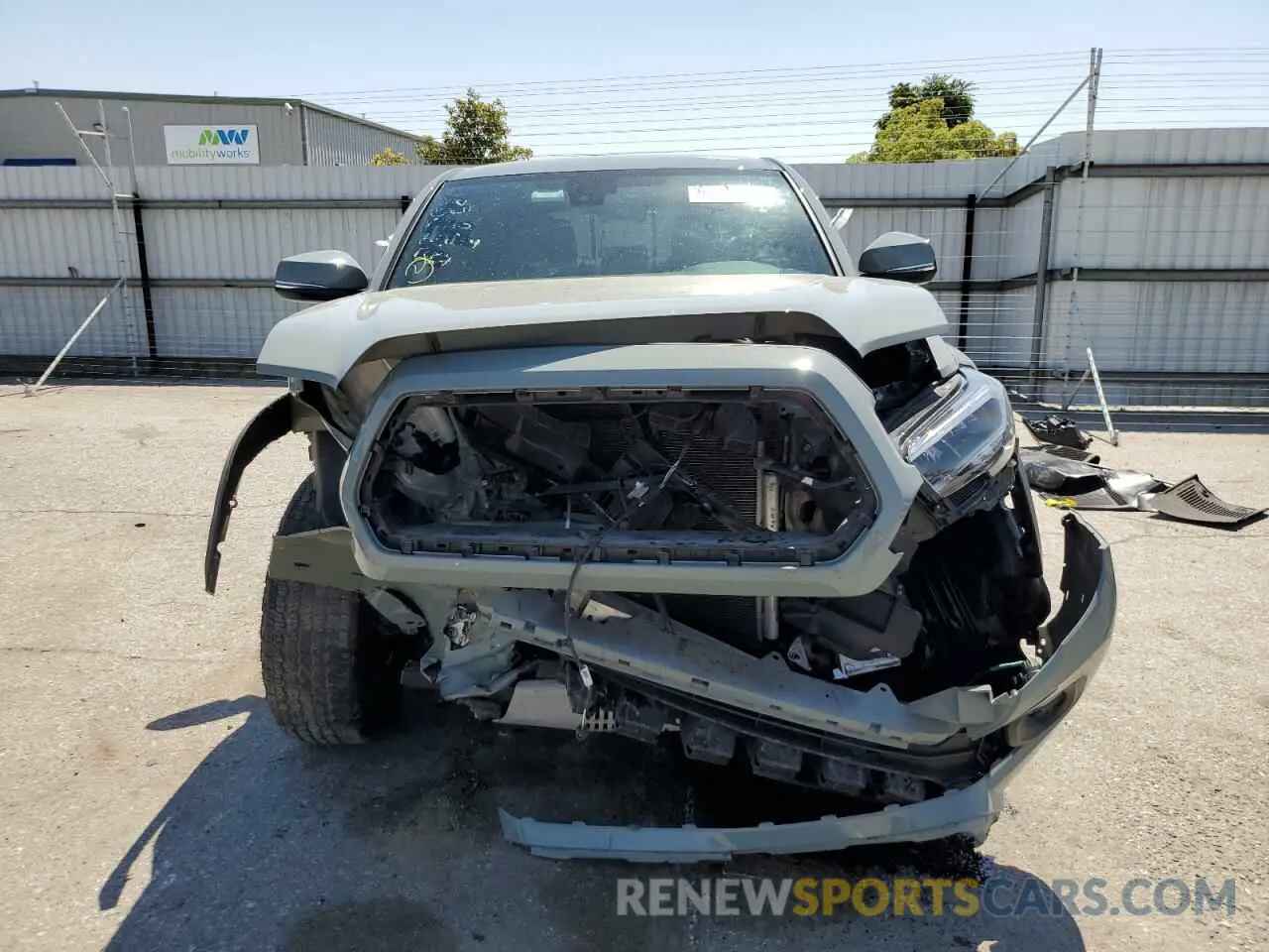 5 Фотография поврежденного автомобиля 3TMCZ5AN2PM556750 TOYOTA TACOMA 2023