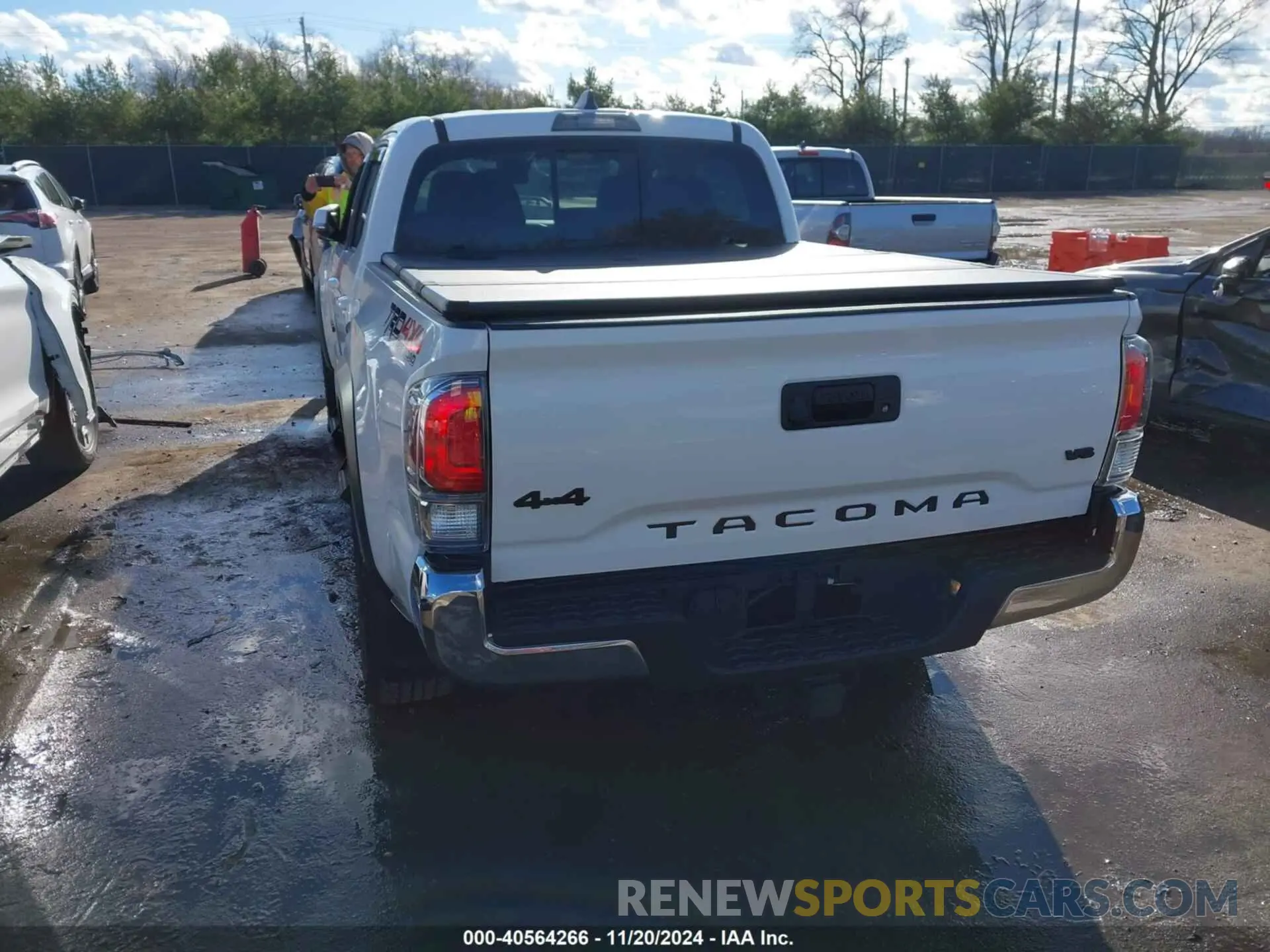 3 Фотография поврежденного автомобиля 3TMCZ5AN2PM558837 TOYOTA TACOMA 2023