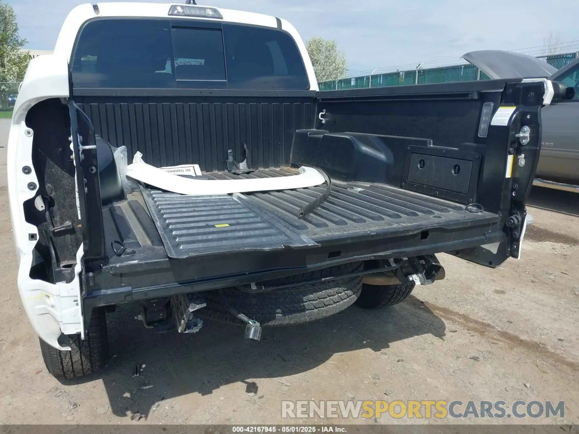 6 Фотография поврежденного автомобиля 3TMCZ5AN2PM642205 TOYOTA TACOMA 2023